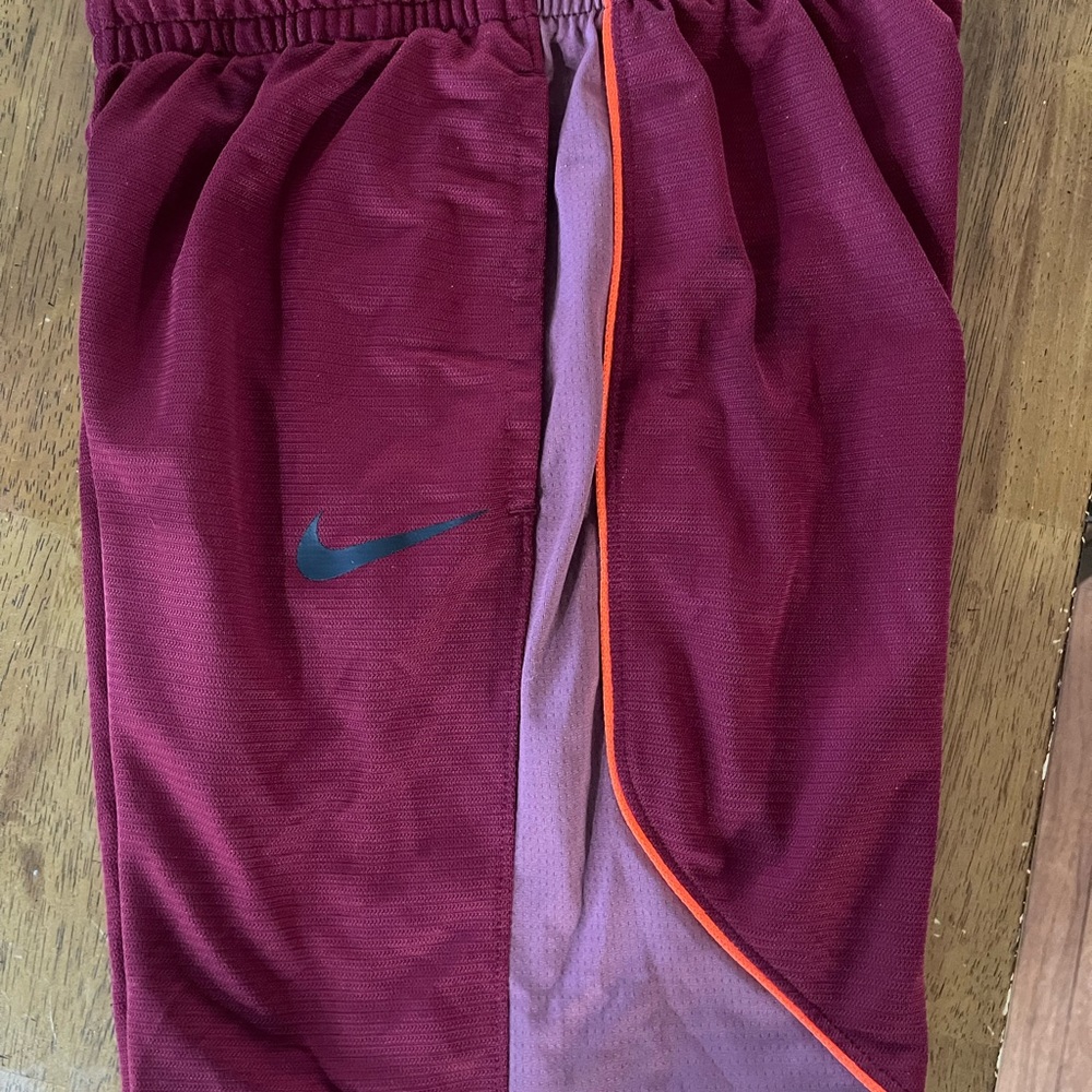 Nike women’s dri-fit basketball shorts, size small